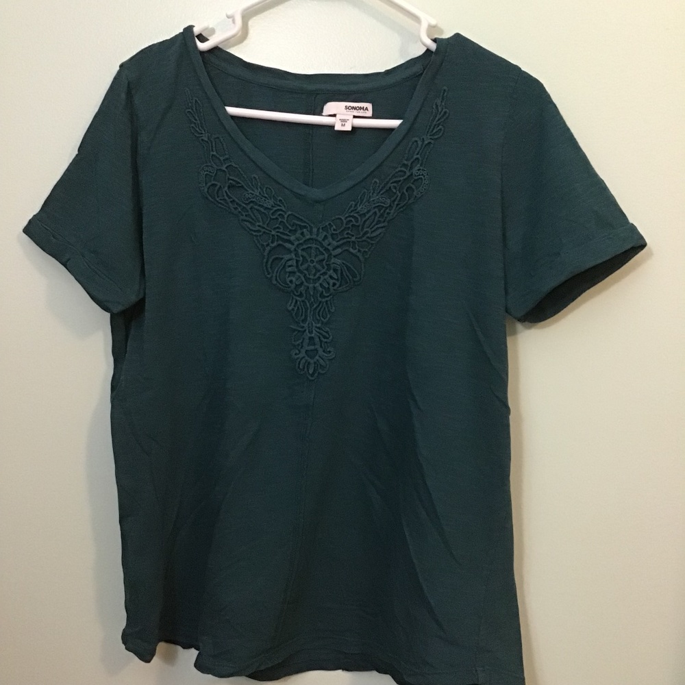Sonoma short sleeve Green T with appliqué